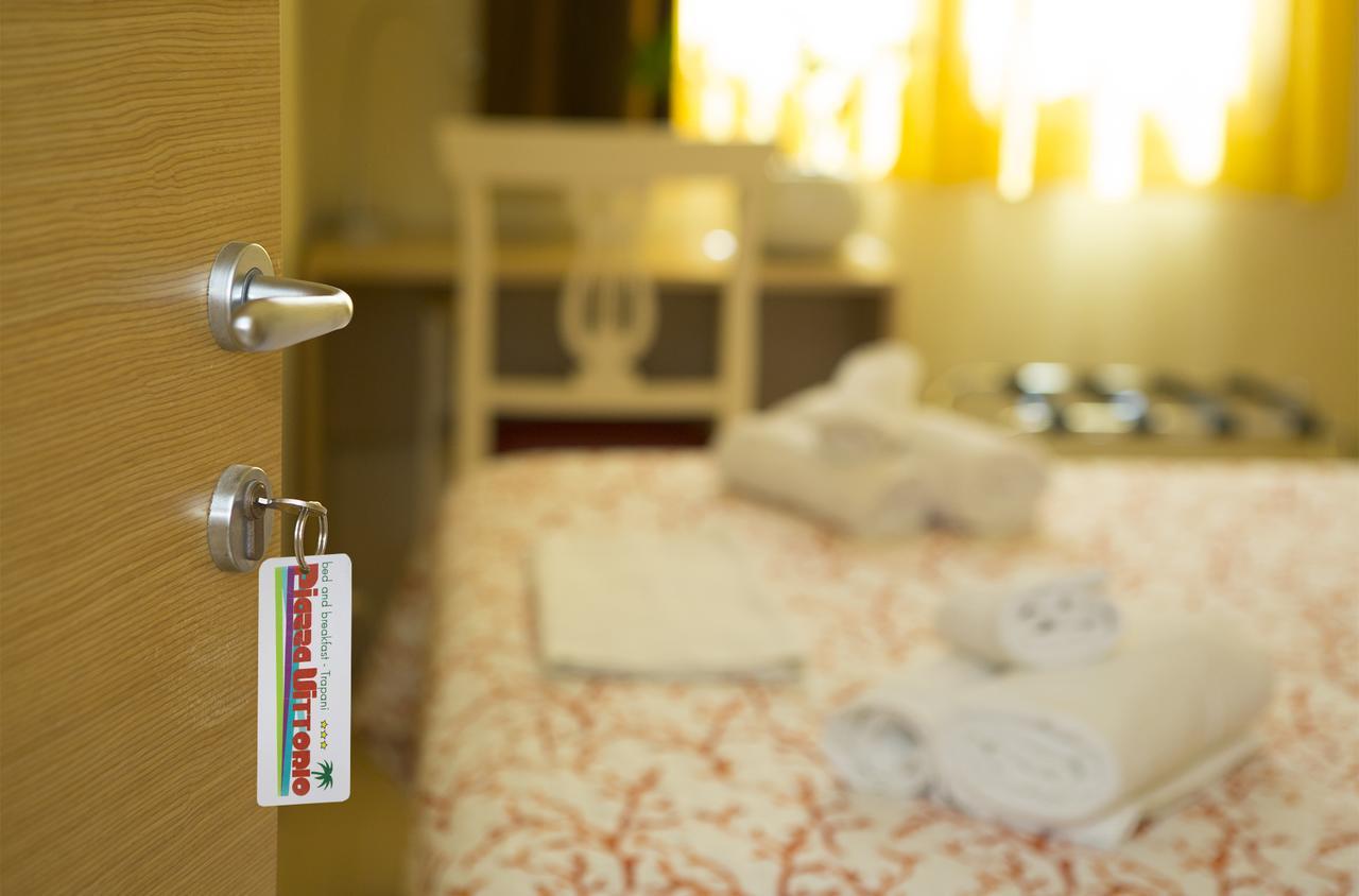 B&B Piazza Vittorio Trapani Bagian luar foto