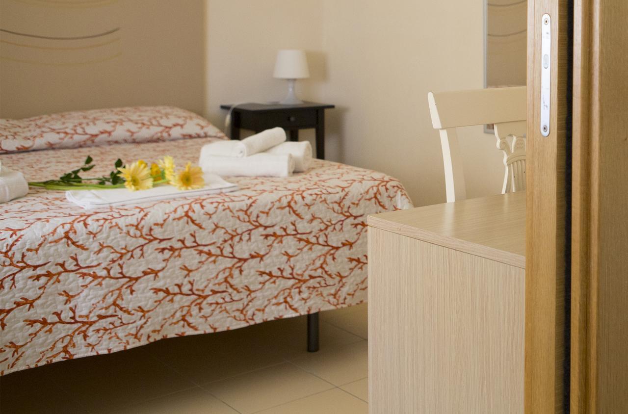 B&B Piazza Vittorio Trapani Bagian luar foto