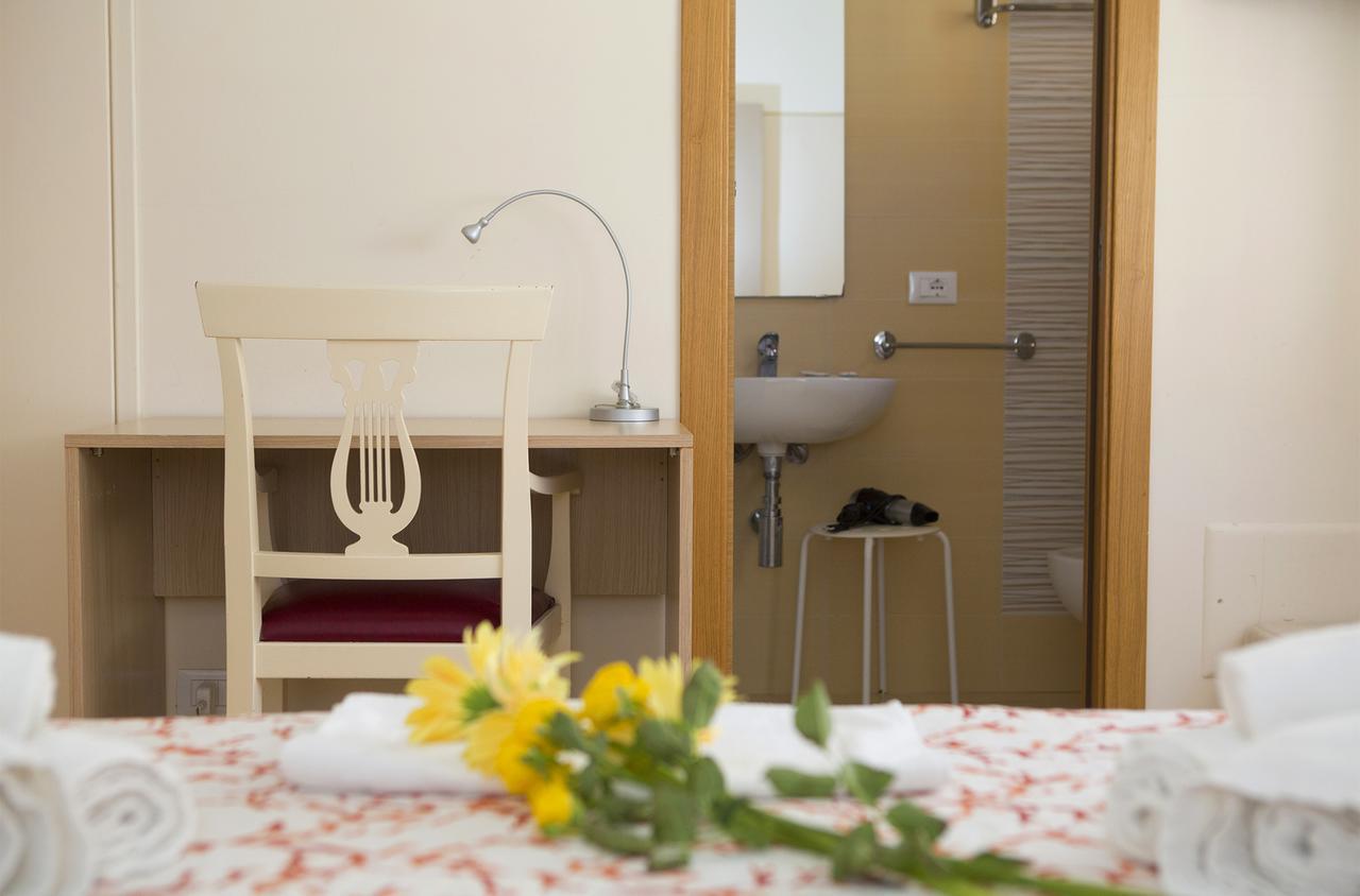 B&B Piazza Vittorio Trapani Bagian luar foto