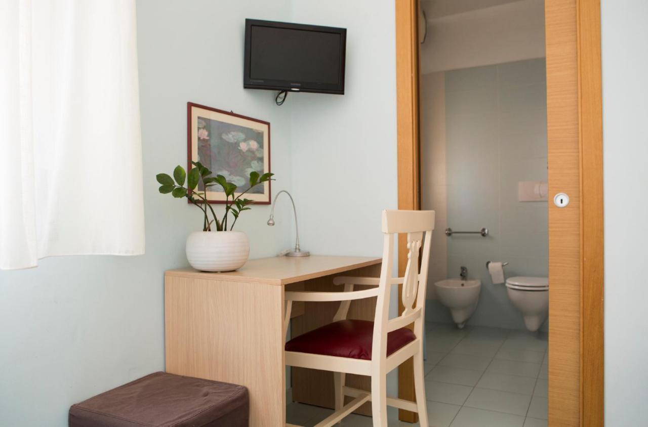 B&B Piazza Vittorio Trapani Bagian luar foto
