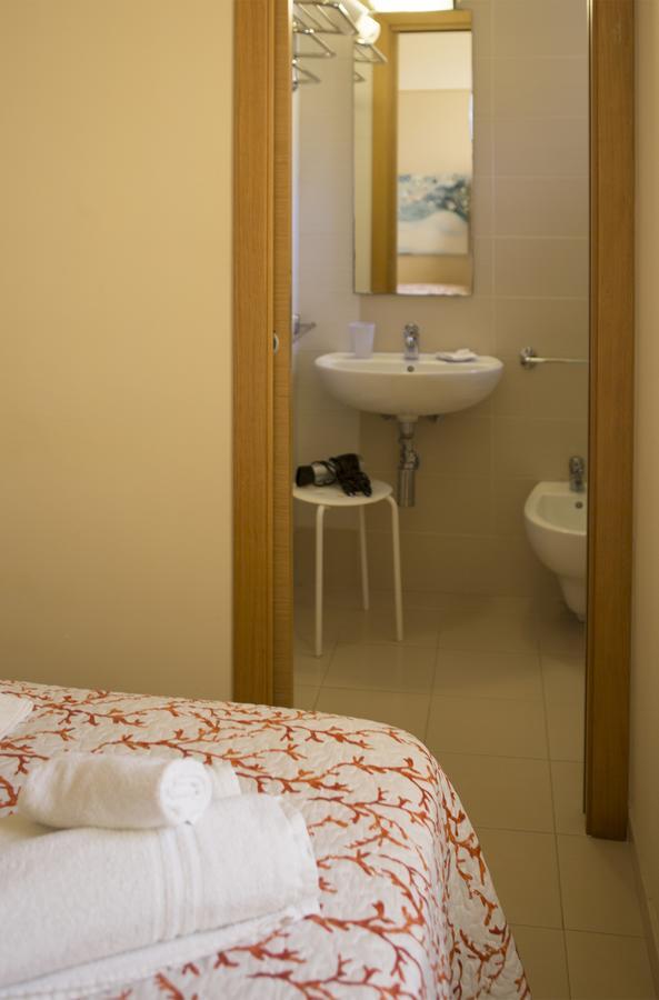 B&B Piazza Vittorio Trapani Bagian luar foto