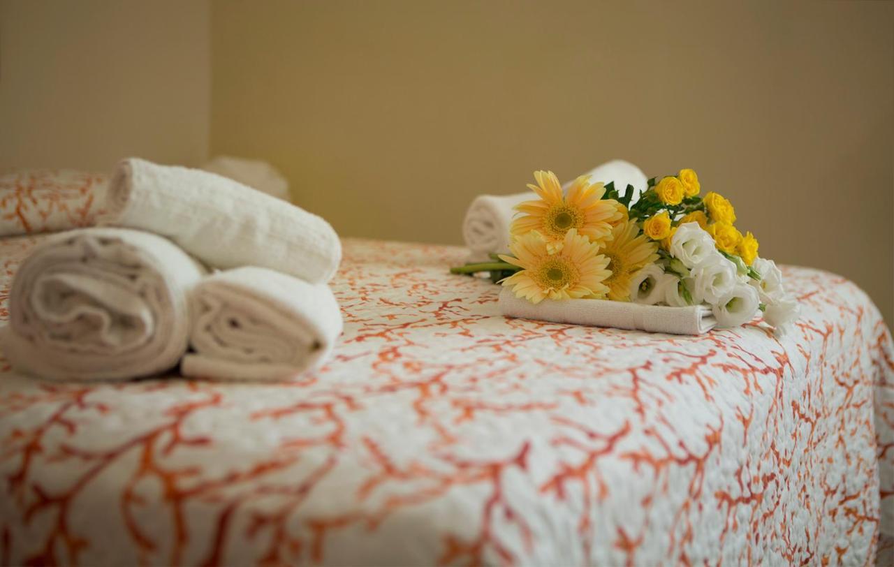 B&B Piazza Vittorio Trapani Bagian luar foto
